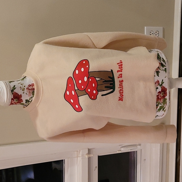 Tops - Vintage style mushroom crop